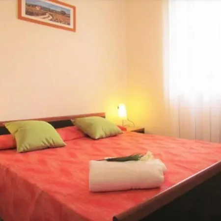 Lovely House With Garden In Pineda